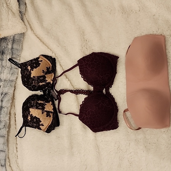 VICTORIAS SECRET BRA BUNDLE (3) 34C - Picture 1 of 7